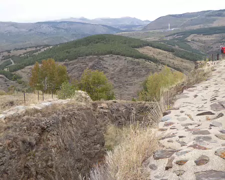 et ses fossés et ses fossés