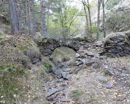 Pont du Carrasut, sur l'ancien aqueduc Pont du Carrasut, sur l'ancien aqueduc