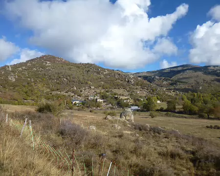 P1180023 Hameau de Bena