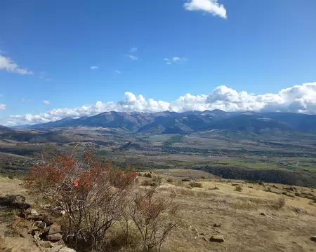 P1180038 Cette chapelle romane située à 1688 m d'altitude domine la Cerdagne