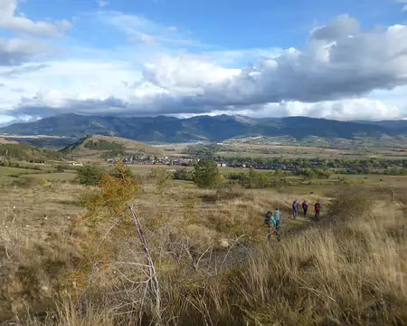 P1180051 Nous cheminons dans l'enclave espagnole de Llivia, territoire de 13 km2 à l'intérieur des Pyrénées-Orientales