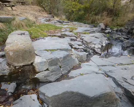 P1180062 Source de soufre dans la vallée d'Estaüja