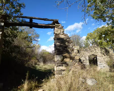 P1180224 Village ruiné de Saint-Père de Cédret