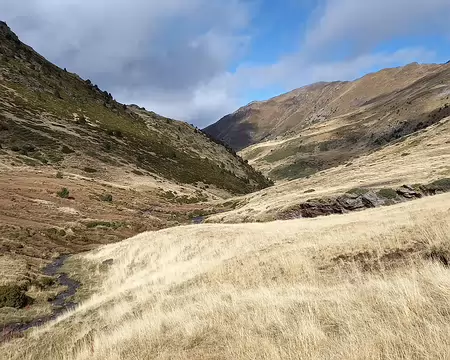 20231024_124509 Et bientôt le ciel se dégage. Des troupeaux de chamois profitent du calme après l'été pour dévaler les pentes.