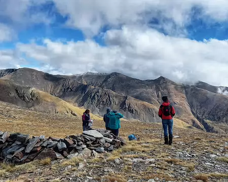20231024_140049-01 La crête vers l'est , frontière franco-espagnole à 2800m environ.