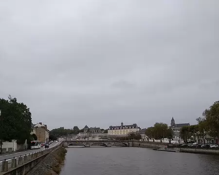 01 Départ de LAVAL sous la pluis