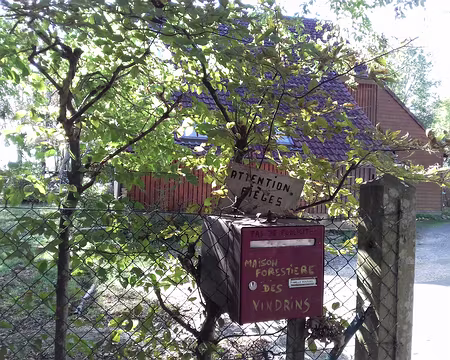 010 La maison forestière des Vindrins dans la partie sud du bois