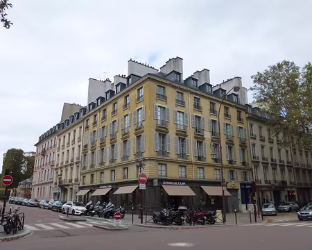 P1170944 Ferdinand de Lesseps (1805-1894) naquit dans cette maison à Versailles