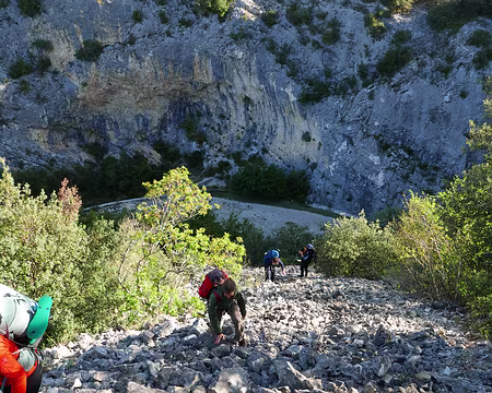 P1170075 La pente est relativement sévère après moins d'un kilomètre suite à la pause petit-déjeuner !