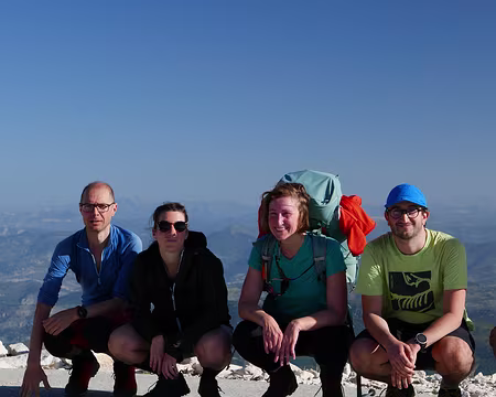 P1170127 Le groupe avec un minimum du béton/goudron de la plateforme du bélvédère des Alpes à l'arrivée du sentier !