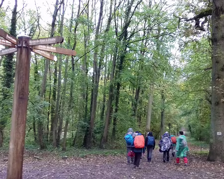 001 Départ d’Ecouen (Val d’Oise) pour une randonnée de 16 km jusqu’à Groslay