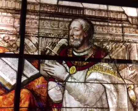 019 Portrait posthume (1555) du roi François Ier en prière portant l’habit de l’Ordre de Saint-Michel (vitrail provenant de la Sainte-Chapelle de Vincennes)