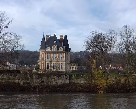 002 Le château Conti, de style Louis XIII, sur l’île du Prieuré