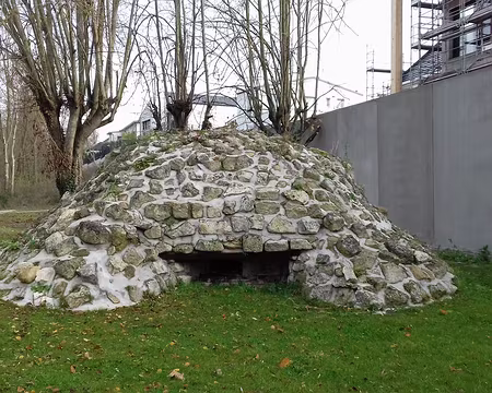010 Fortification de la ligne Chauvineau (1939-1940) près du monument aux morts