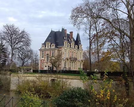 047 Le château Conti (fin XIXème) est le troisième édifice construit sur l’île du Prieuré à l’emplacement du château des Princes de Conti (XVIIème siècle) détruit...