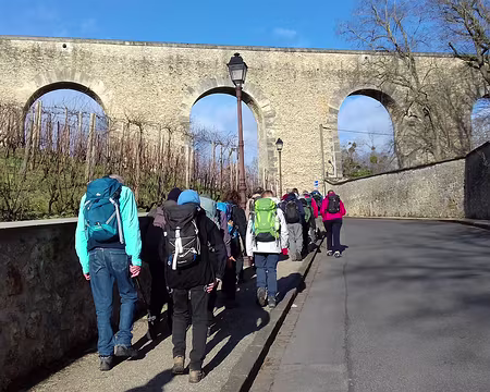 010 Montée vers l’aqueduc de Marly (1681-1685) qui alimentait en eau les parcs de Marly et de Versailles depuis la Seine