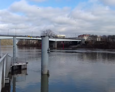 031 Le pont Georges Pompidou (1963) est le huitième pont construit sur la Seine au Pecq depuis 1627