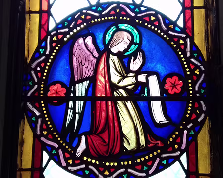 037 Vitrail de l’église Sainte-Pauline