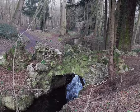 028 Le ruisseau de Longchamp