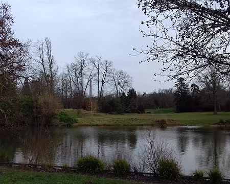 034 Le lac inférieur et la tour Eiffel