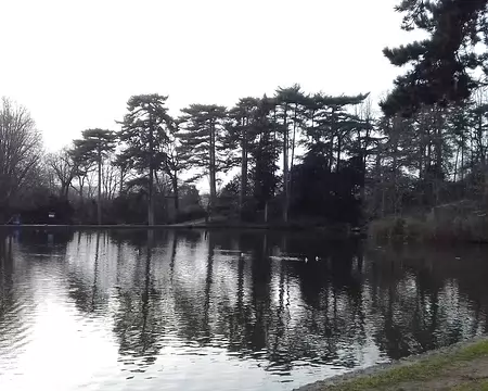 027 L’étang du Réservoir (1856) a été créé pour alimenter en eau la cascade en contrebas