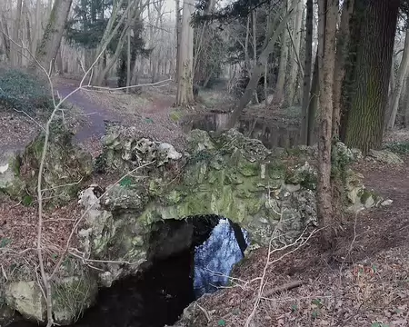 028 Le ruisseau de Longchamp