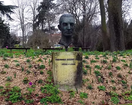 049 Frédéric Joliot-Curie (1900-1958), physicien et chimiste, gendre de Pierre et Marie Curie