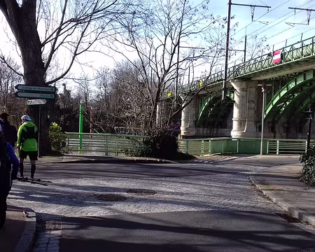 001 Départ de Rueil-Malmaison (92) en début d’après-midi par l’avenue de Seine pour une randonnée de 14 km jusqu’à Ville-d’Avray