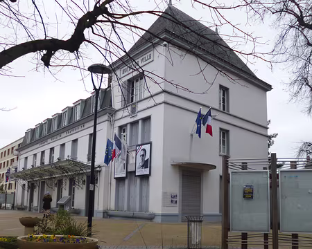 P1180699 Mairie de Villeneuve-Saint-Georges