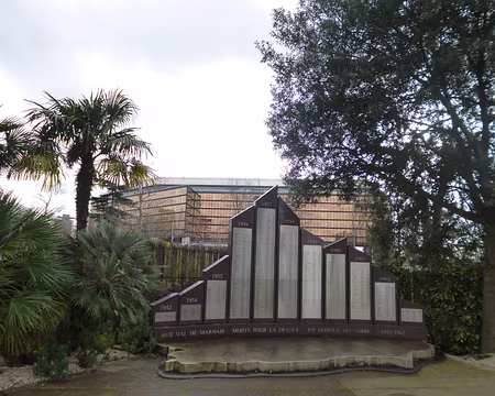 P1180738 Monument aux Morts