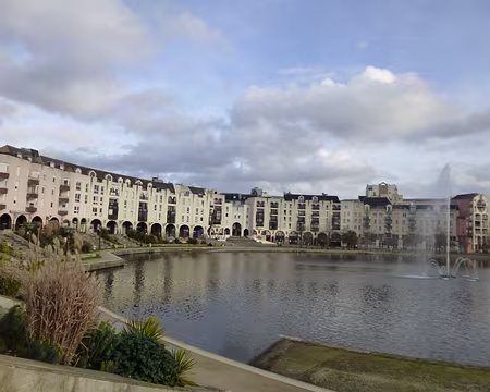 P1180748 Quartier du Port (1987)