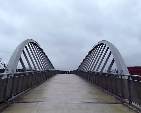 015 La passerelle de Créteil entre le parc de la Plage bleue et l’île de loisirs de Créteil