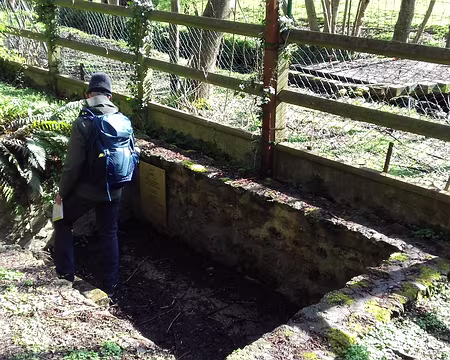 015 La fontaine des Gobelins dans le hameau de Bouviers (Guyancourt), source historique de la Bièvre
