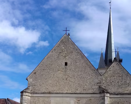 041 L’église Saint-Martin (XIII-XVIème siècle) à Jouy-en-Josas, classée monument historique (1950), portail Renaissance