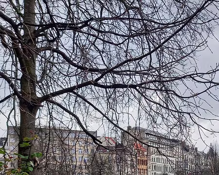 003 On aperçoit l'hôtel Van Eetvelde