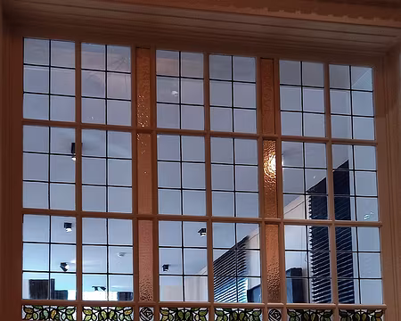 022 Fenêtre intérieure. Bouton de rose ou œil bandé?