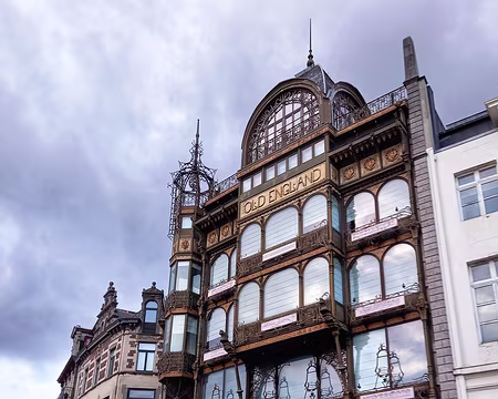 029 Ancien grand magasin devenu musée des instruments de musique. 1899, architecte Paul Saintenoy.