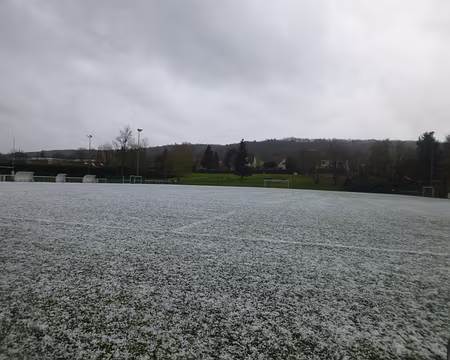 P1180856 Terrain de sport avec l'orage de grêle, Chevreuse
