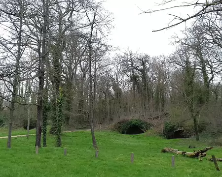 045 Les quatre niches de l’ancien fer à cheval dans le parc du domaine des Gondi, aujourd’hui disparu, à Noisy-le-Roi. Le château a été détruit en 1750