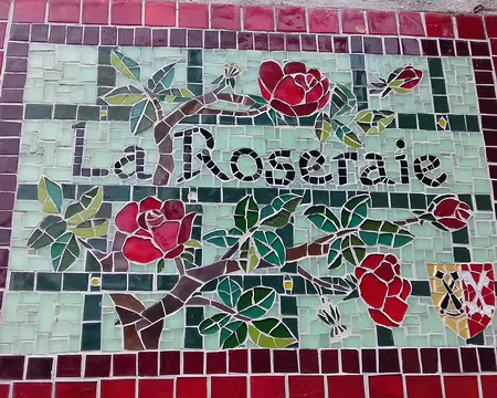 048 Mosaïque à l’entrée du parc de la Roseraie (Noisy-le-Roi)