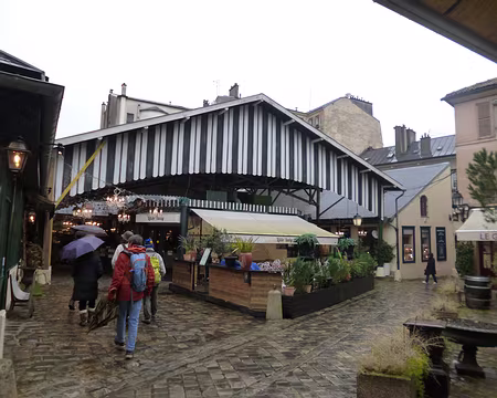 P1180771 Quartier des antiquaires