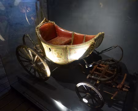 P1180790 - Copie Petite calèche pour le dauphin , futur Louis XVII