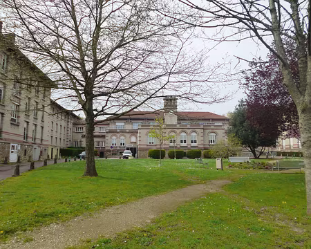 P1180889 L'actuel Centre Hospitalier de Bligny était dès 1902 un sanatorium implanté sur 85 ha de terrains boisés éloignés de toute agglomération.