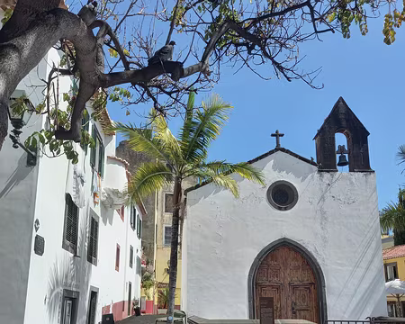 037 Capella dans le vieux quartier