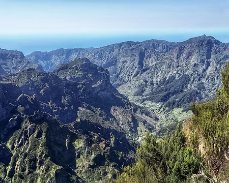 075 Profonde vallée de Curral das Freiras