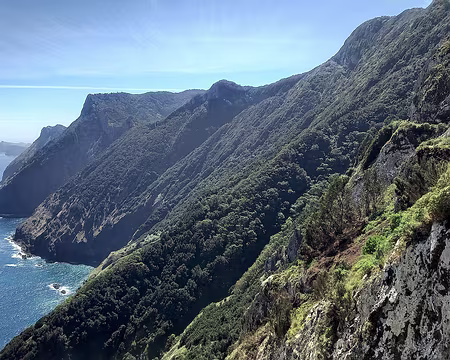 084 Vers l'est, la pointe de Sao Lourenço