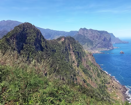 085 En allant vers Porto da Cruz