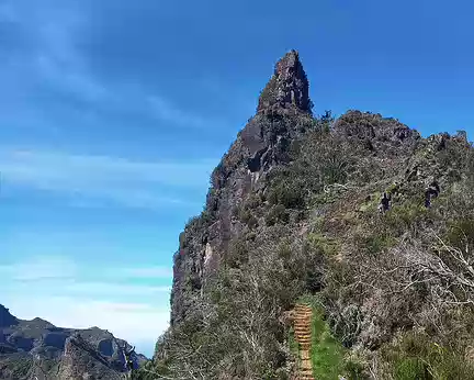 105 Pico do Jorge 1691 m