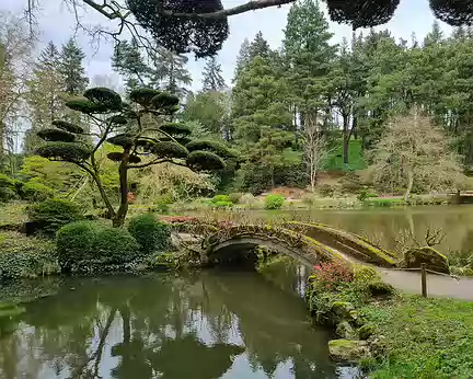 020 Le Pont-Lune. Pont cintré, typique des jardins japonais
