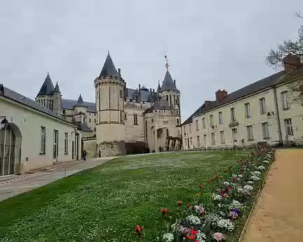 116 Pendant le XVIIe et le XVIIIe siècles, le château de Saumur sert aussi de prison : prisonniers sur lettre de cachet puis à partir des années 1780 prisonniers de...